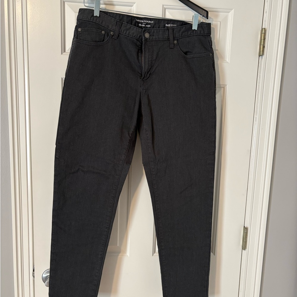 Men's 36X32 dark gray Banana Republic traveler jeans